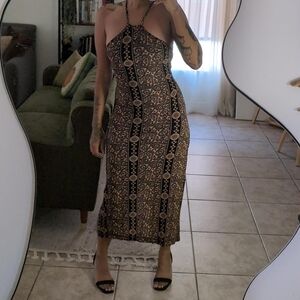 Chic Black and Gold Backless Dress